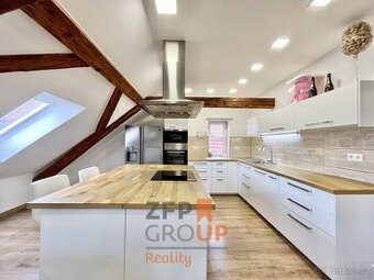 Prodej rodinného domu o rozloze 297 m2, ulice Hlavní, Štěcho