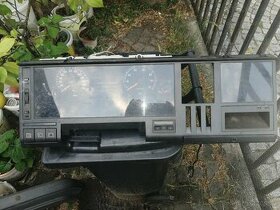 Renault 25 palubka - 1