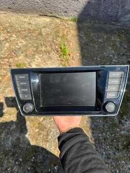 Prodám radio display Fabia3