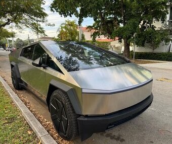 TESLA CYBERTRUCK Cyberbeast