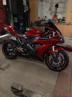 Yamaha R1 2004