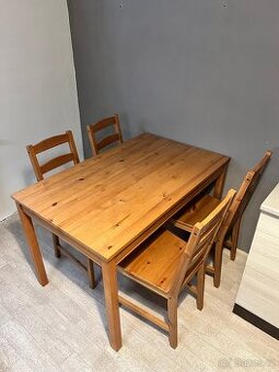 Jídelní stůl a 4 židle IKEA