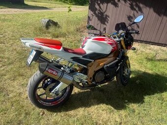Aprilia tuono Factory rsv v2