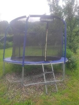 Trampolína