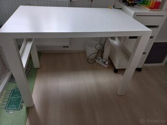 Psaci stul rostouci