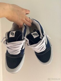 Vans Knu Skool