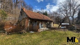 Prodej rodinného domu o velikosti 284 m², pozemek 1760 m² - 1