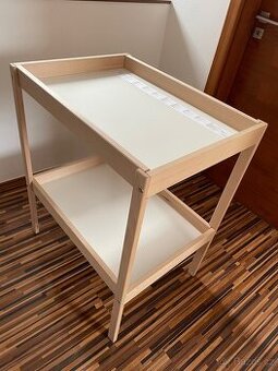 Přebalovací pult Ikea