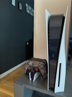 PlayStation 5, hry a ovladače