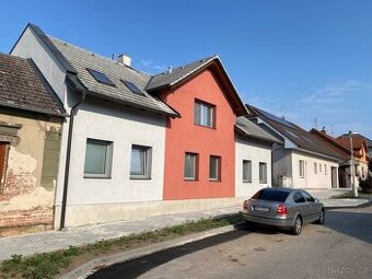 Byt 4+kk v RD, 84 m2, Hradec Králové – Nový Hradec Králové.