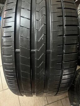 285/30 R20 Falken 2kusy dezén 98% jako nové