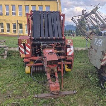 Hesston 5700