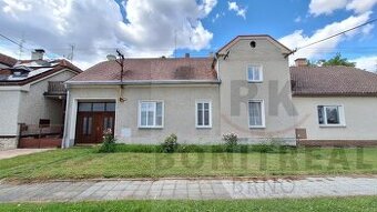 Prodej řadového rodninného domu s vjezdem a velkou zahradou,