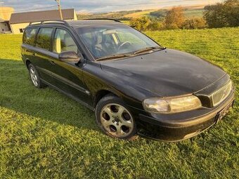 Volvo V 70 II 2,4i rok 2001 103 kw automat