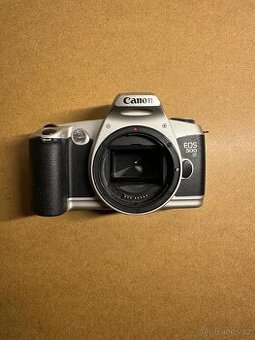 Canon EOS 500N – 35 mm zrcadlovka (funkční, drobné vady)