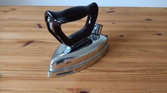 Starožitná žehlička