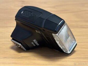 Nikon Speedlight SB-400 – výborný stav