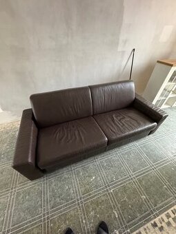 Kožená rozkládací sedačka s matrací