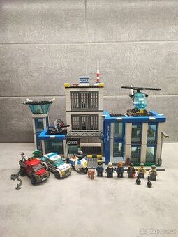 Lego City 60047 - Policejní Stanice