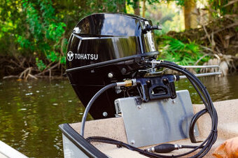 Motor TOHATSU 9,9 - jen 10 motohodin v záruce