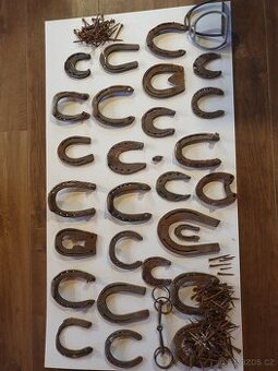 Podkovy, udidlo,  třmeny, podkováky