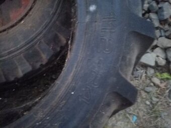 Pneu kolo 11.2/24 barum