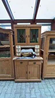 Prodám starožitné dřevěné skříně / kredence