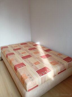 Jedno a půl lůžko