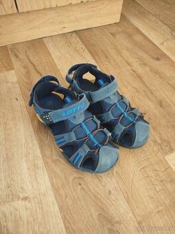 Dětské sandály 33