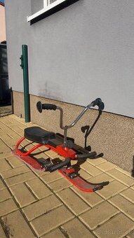 Prodám sportovní sáňky v patinovém stavu