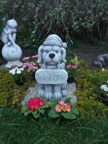 Zahradní dekorace- Pes welcome