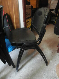 Židle 2 ks kovová, plastová opěrka a podsedák, pár za 500 kč