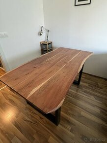 Prodám dřevěný stůl