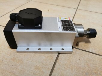 prodám vřeteno 2.2Kw+měnič+kleštiny - 1