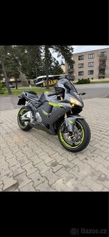 Honda cbr 600 rr