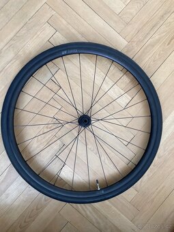 Nová silniční zapletená kola DT Swiss R470 + Obutí