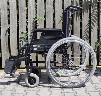 035-Mechanický invalidní vozík Meyra.