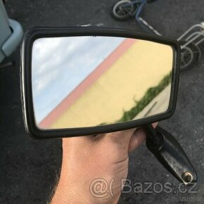 Zpětné boční zrcátko na veterána