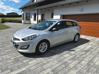 Hyundai i30 - 1.6i