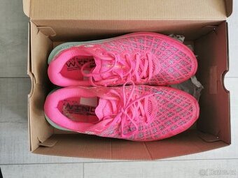 Under Armour Flow Velociti Wind