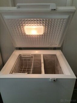 menší pultový mrazák Siemens úsporný A+ 140 litrů