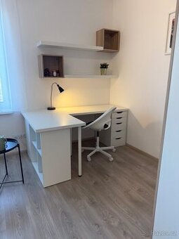 Ikea rohový psací stůl LAGKAPTEN / ALEX
