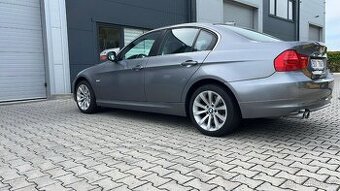 BMW 330D LCI 2011