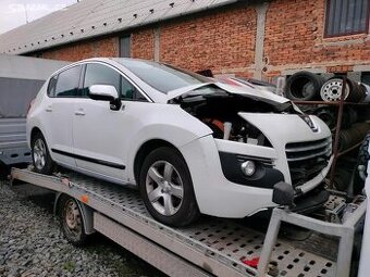 Prodám díly z tohoto bouraného vozu Citroën Berlingo Facelif