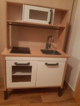IKEA kuchyňka s doplňky