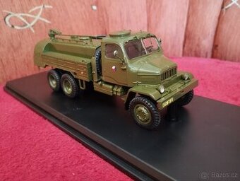 Praga V3S cisterna 1:43 SSM