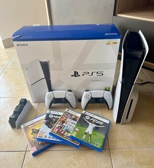 PS5 ve verzi Slim s CD mechanikou, záruka do 12/2026