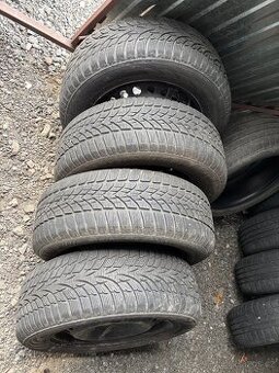 Ford sada kol Nokian 215/60/16