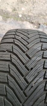 Zimní 215/55/17 Michelin