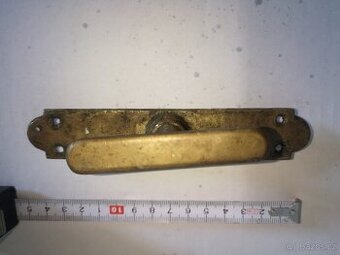 starožitná okenní klička rozvora, styl ALT WIEN